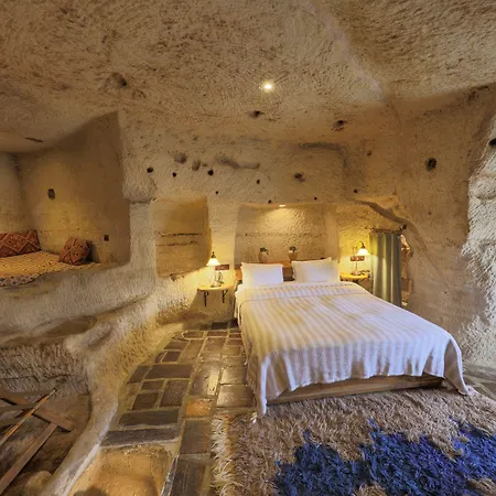 Kelebek Cave Γκόρεμε